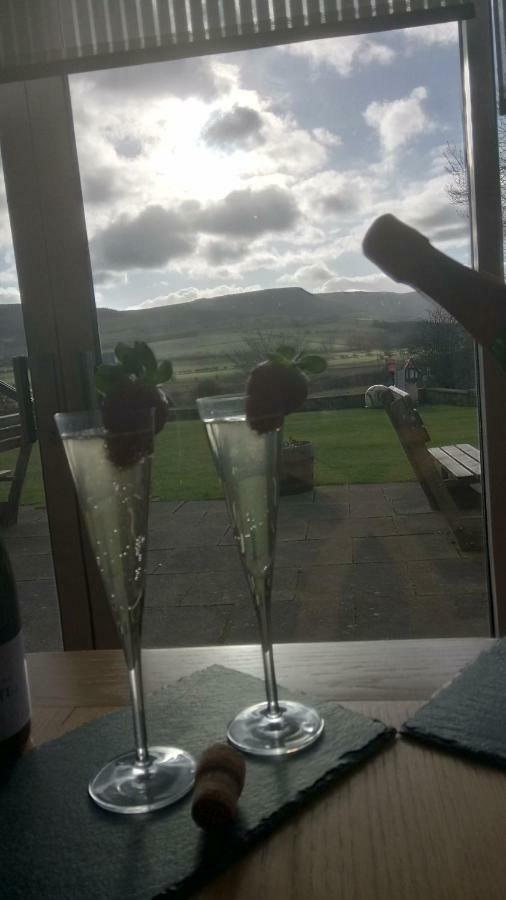 Three Wheat Heads Hotel Thropton Bagian luar foto